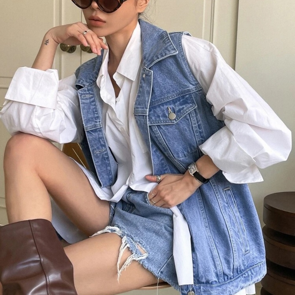 Light Blue Denim Vest - Women's Sleeveless Jacket